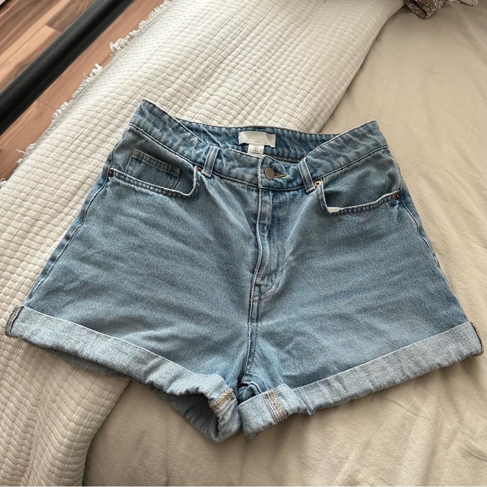 H&M denim shorts ✨